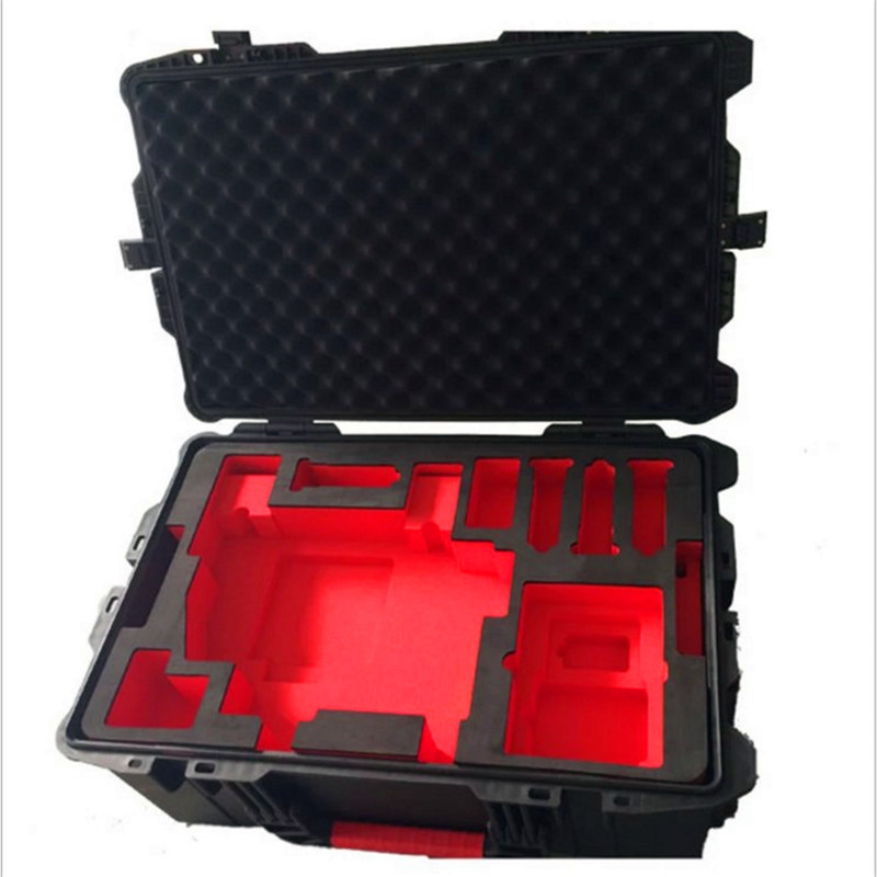 EVA雕刻加工，采用的是精雕機(jī)雕刻成型，EVA制品具有3D立體效果，一體成型，常用于電子產(chǎn)品，電器產(chǎn)品EVA內(nèi)襯包裝，EVA內(nèi)托，背膠模切沖型用于各種產(chǎn)品的防震。而雕刻EVA主要應(yīng)用在空調(diào)制冷配套件、冷庫保溫材料、機(jī)器設(shè)備密封緩沖件、熱定型件，各種精密儀器、醫(yī)療刀具、量具包裝內(nèi)襯、還可附加各種植絨等產(chǎn)品。從某種意義上講，雕刻EVA的最終目的是服務(wù)于產(chǎn)品的，為了讓產(chǎn)品不受到磨損，便于攜帶，便于運(yùn)輸，便于存放。
